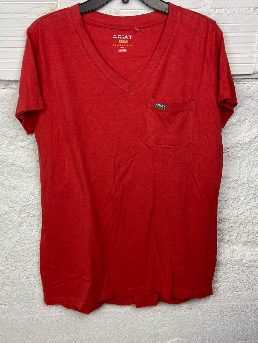 NWOT Ariat rebar cotton Red V-Neck Short Sleeve Pocket Tee size medium